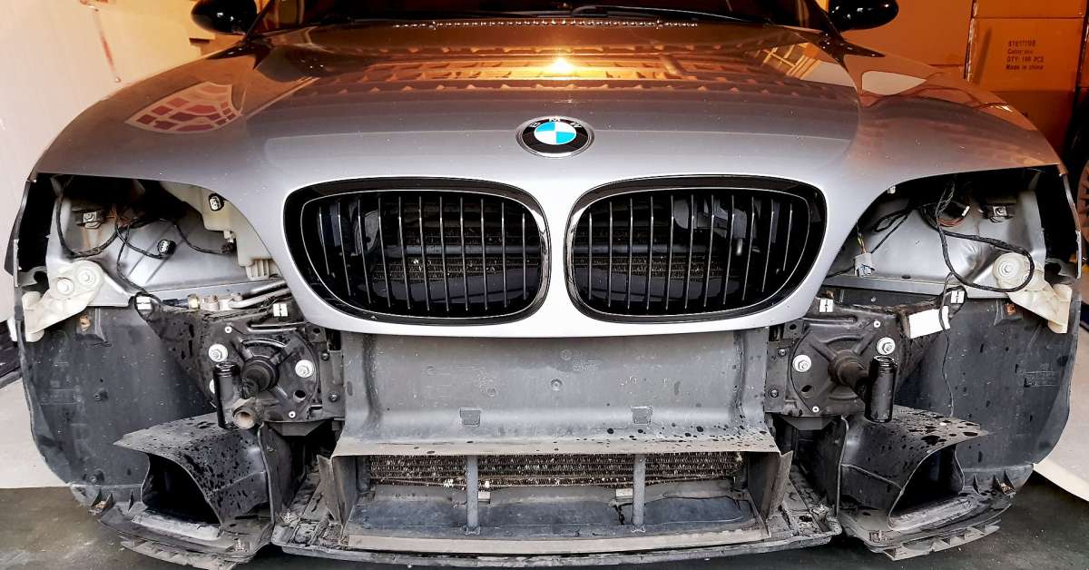 Detailing compartiment moteur : BMW E46
